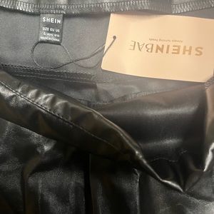 Leather skirt size L